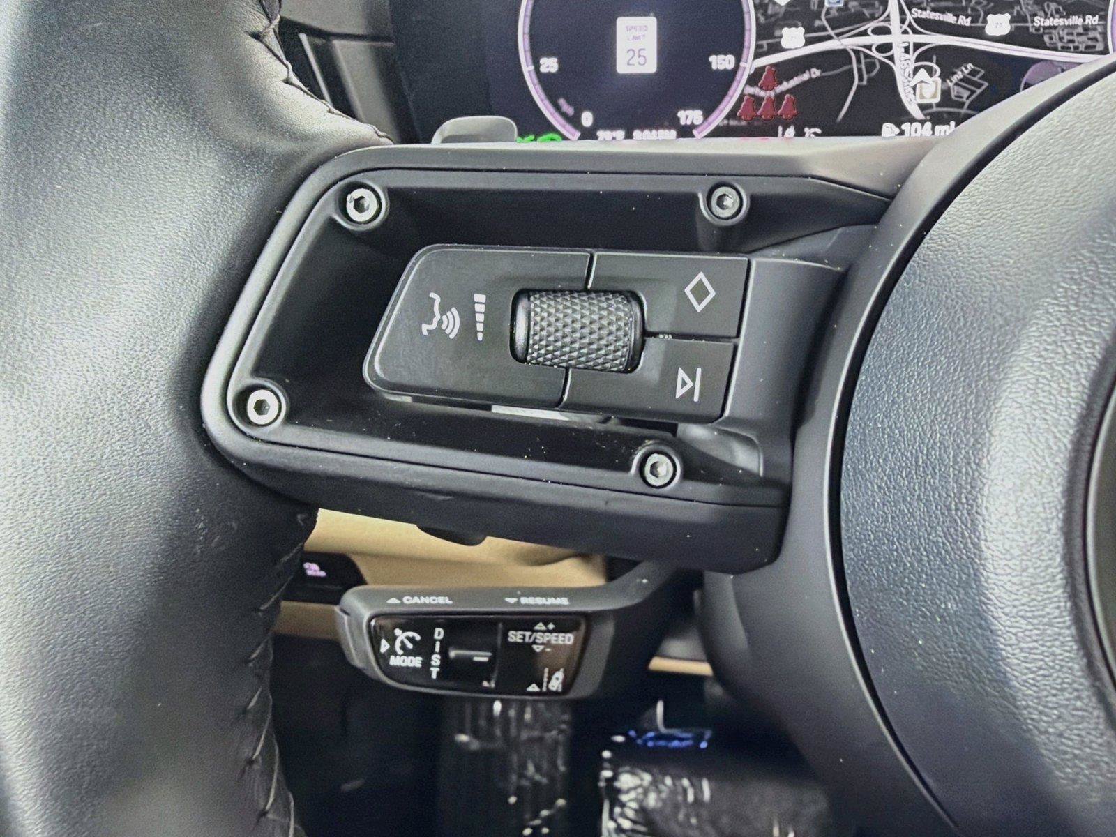 Certified 2026 Porsche Cayenne AWD/4WD image 14