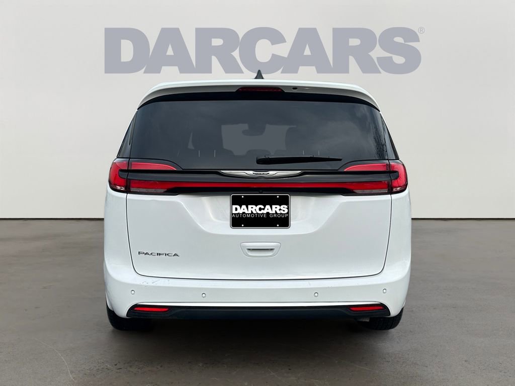 Used 2025 Chrysler Pacifica Select FWD image 6