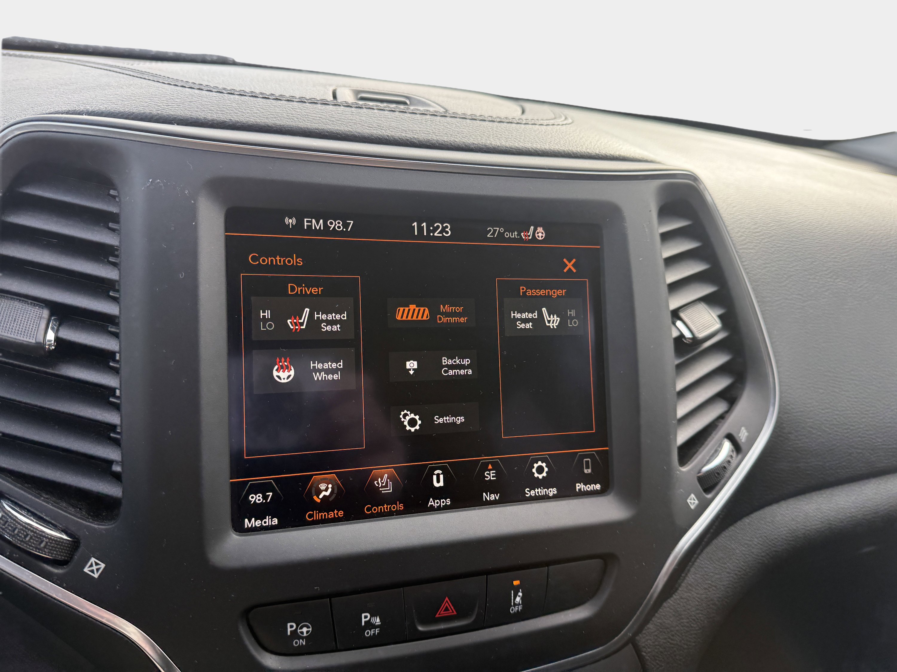 Used 2023 Jeep Cherokee Altitude Lux AWD/4WD image 24