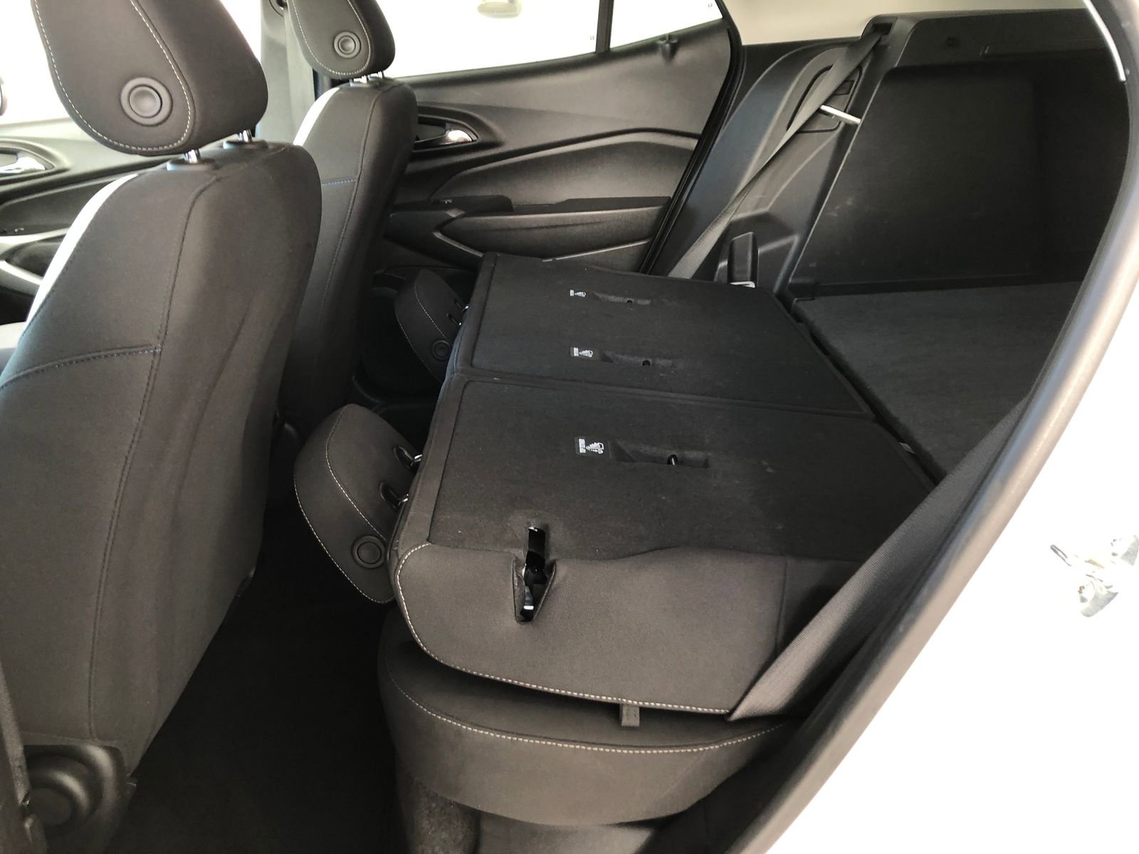 Used 2024 Chevrolet Trax LS w/ LS Convenience Package image 11