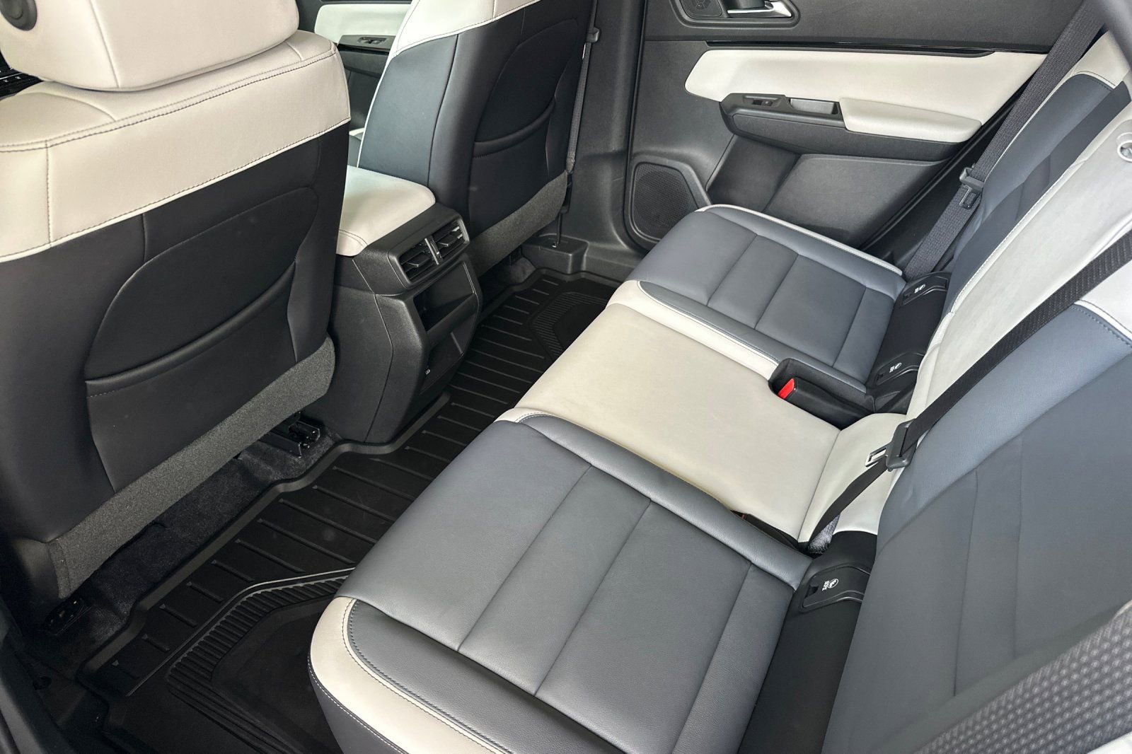Used 2025 Honda Prologue Touring image 14
