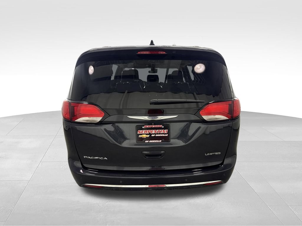 Used 2019 Chrysler Pacifica Limited w/ Advanced Safetytec Group FWD image 8