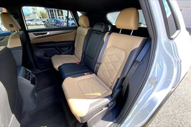 Used 2024 Volkswagen Atlas Cross Sport SE AWD/4WD image 24