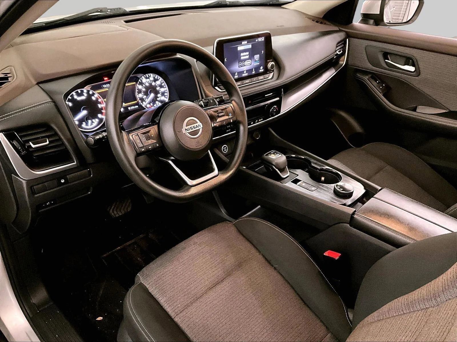 Used 2021 Nissan Rogue SV image 12