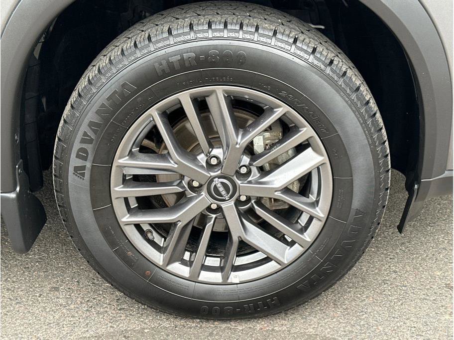 Used 2023 Nissan Rogue S image 24