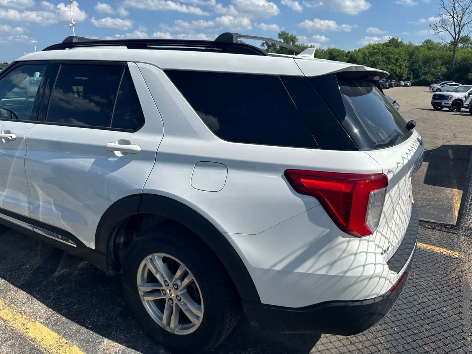 Used 2023 Ford Explorer XLT w/ Equipment Group 202A AWD/4WD image 17