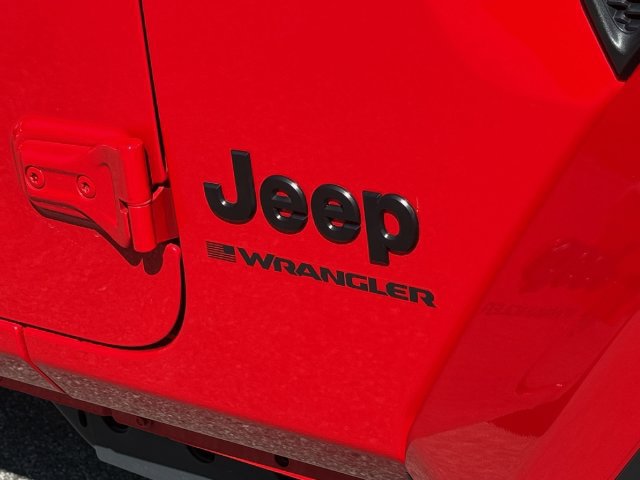 Used 2026 Jeep Wrangler Unlimited Sahara AWD/4WD image 12