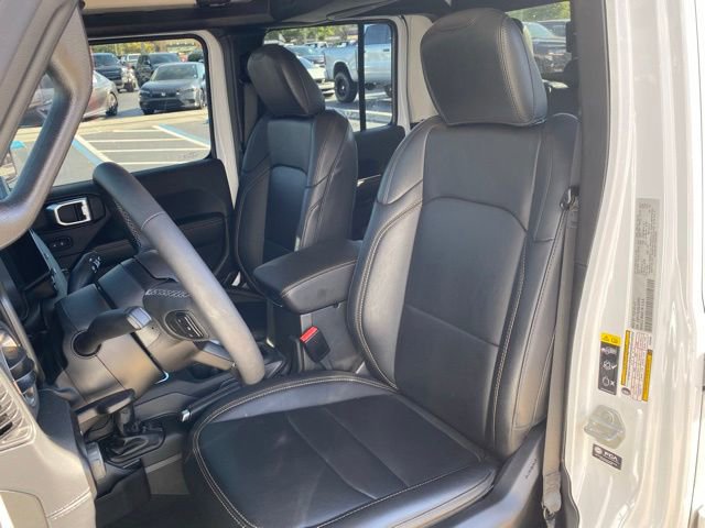 Used 2025 Jeep Gladiator Sport AWD/4WD image 13