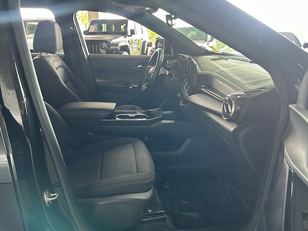 Used 2025 Chevrolet Equinox LT FWD image 32