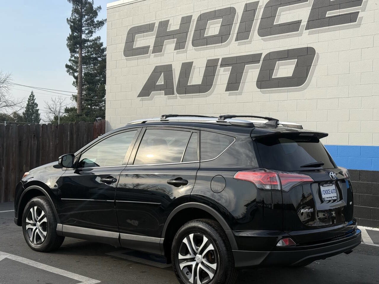 Used 2016 Toyota RAV4 LE FWD image 22