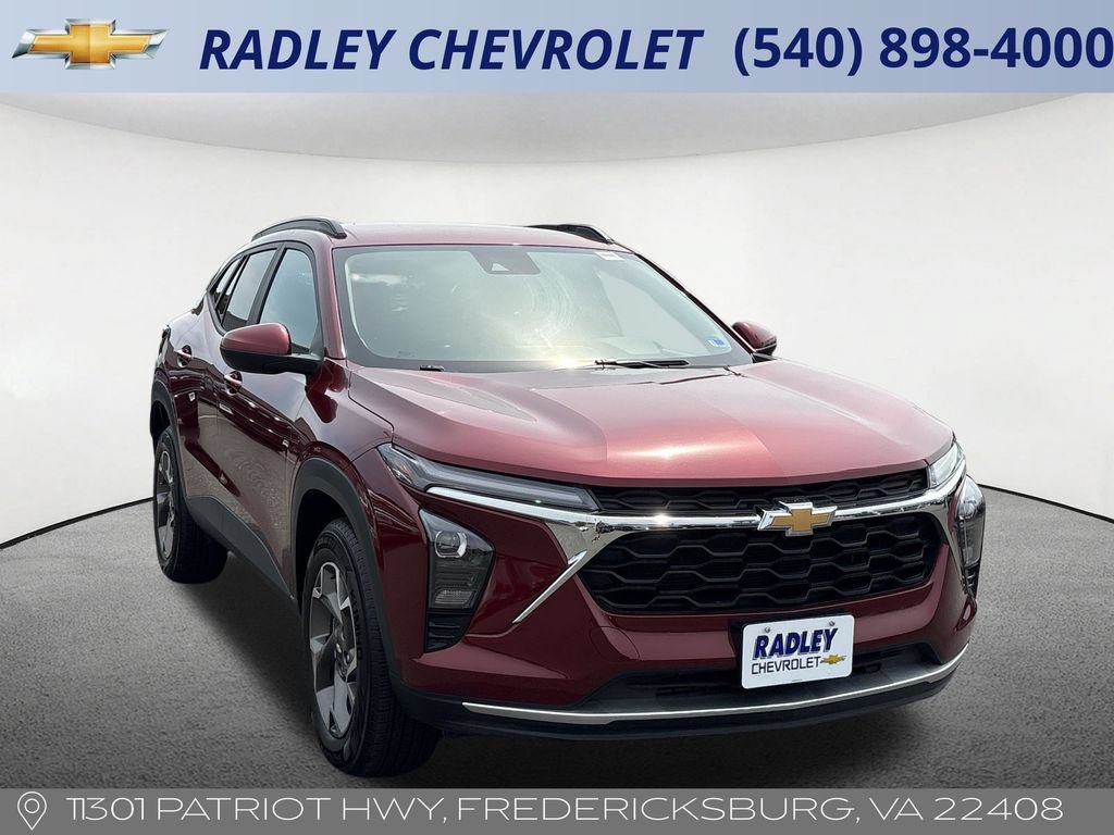 Certified 2025 Chevrolet Trax LT FWD image 21