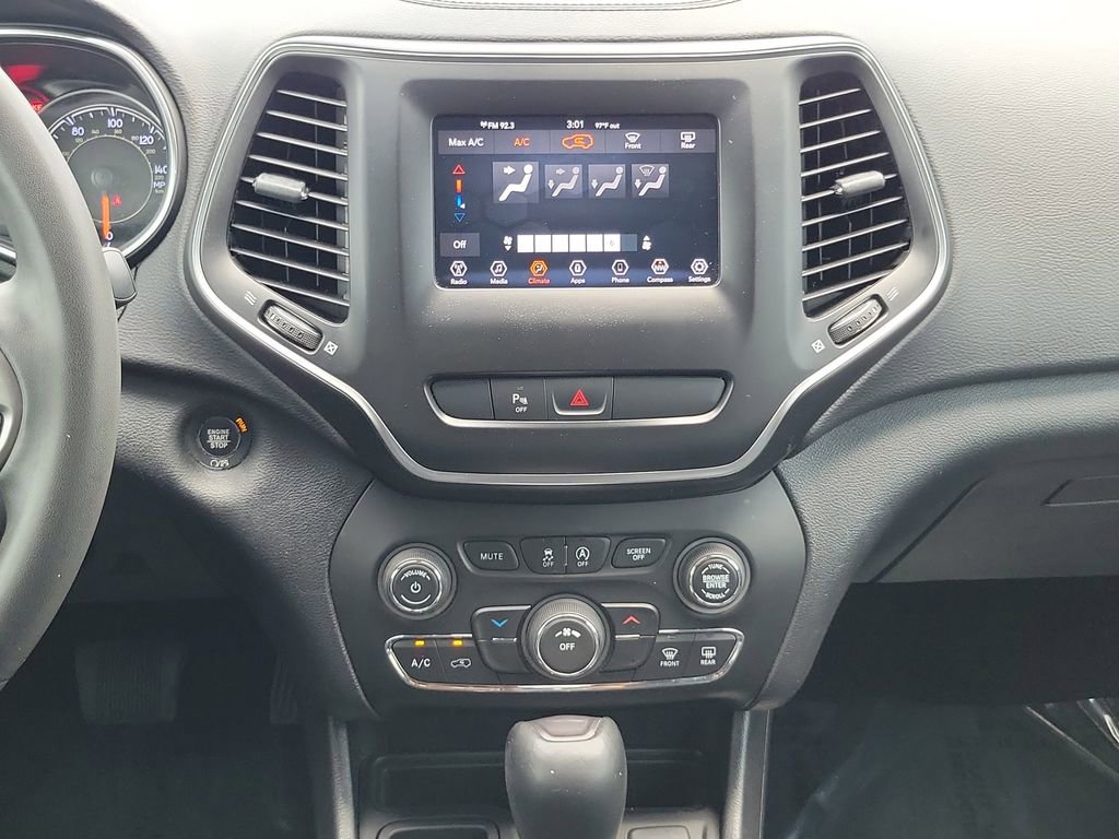 Used 2020 Jeep Cherokee Latitude Plus FWD image 15