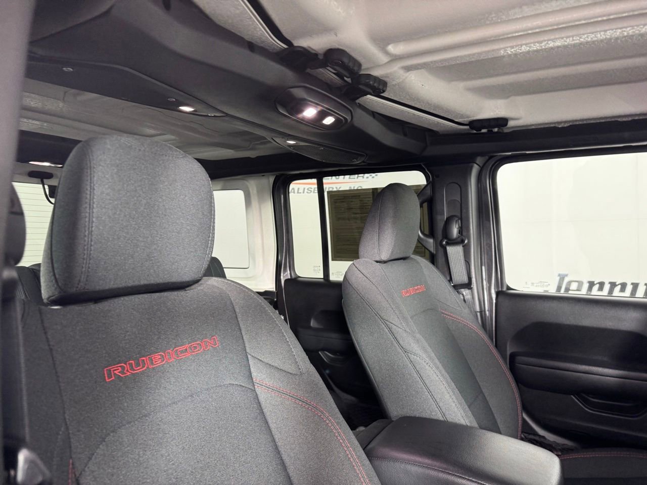 Used 2025 Jeep Wrangler Unlimited Rubicon image 32