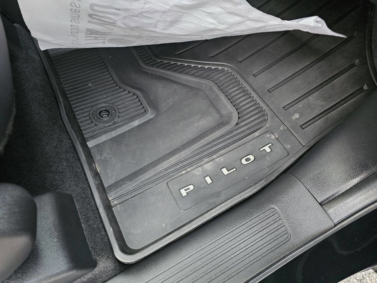 Used 2025 Honda Pilot Black Edition image 35