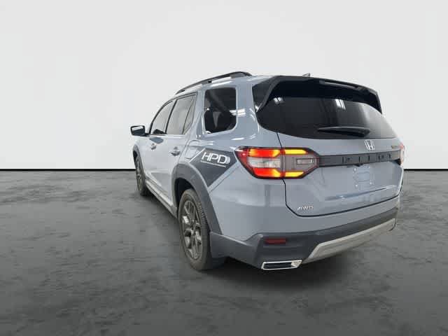Used 2023 Honda Pilot Touring image 2
