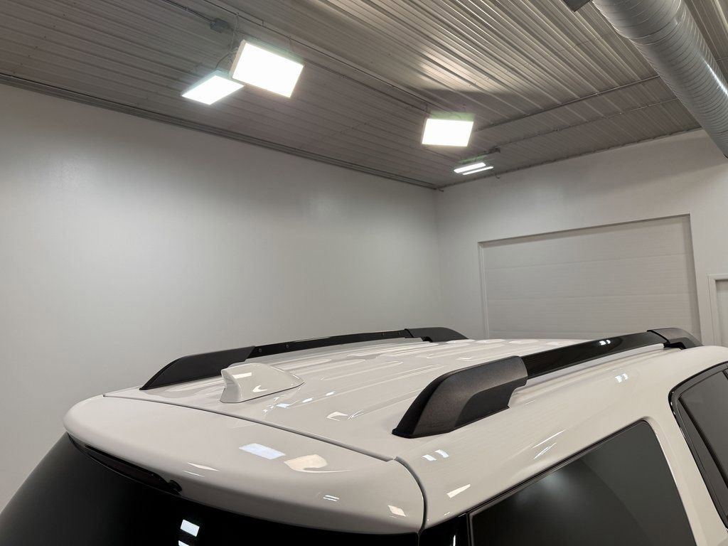 Used 2023 GMC Acadia AT4 image 45