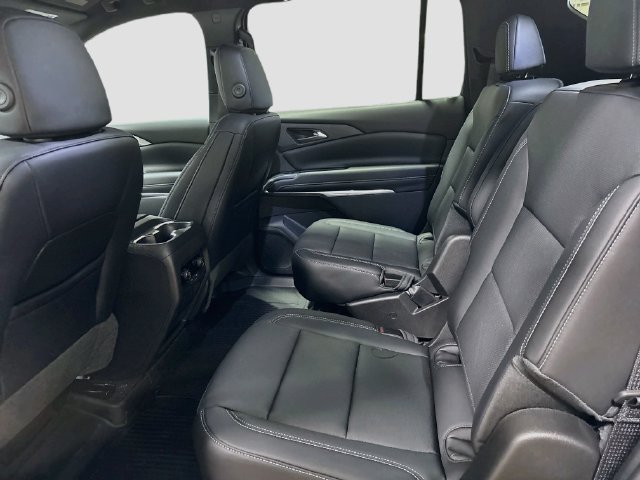 New 2027 Chevrolet Traverse LT w/ LPO, Floor Liner Package FWD image 21