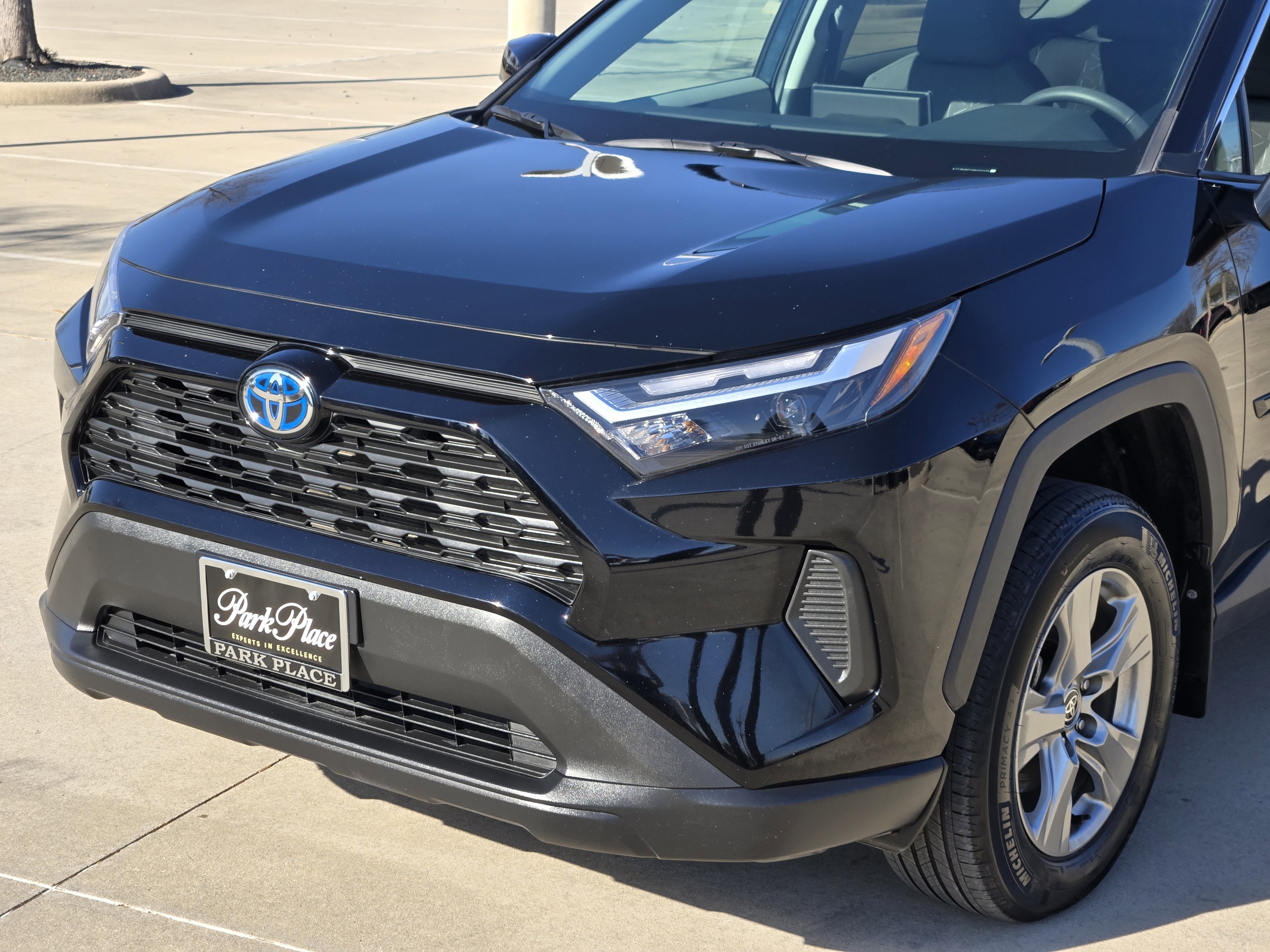 Used 2024 Toyota RAV4 XLE w/ Convenience Package image 10