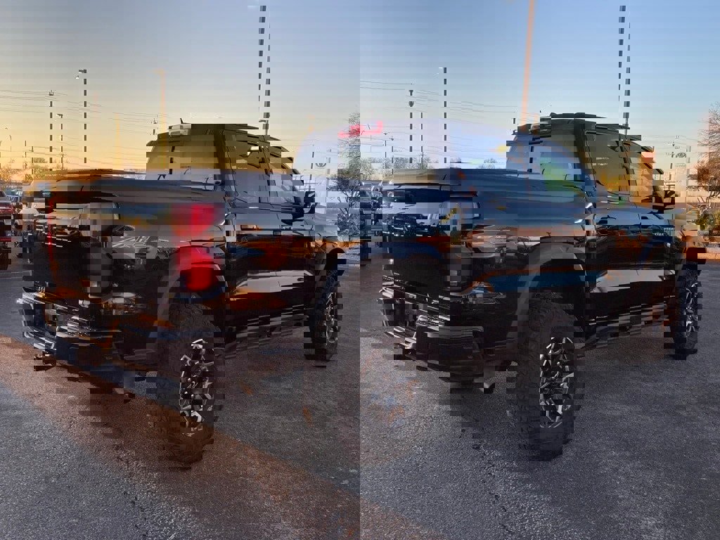 Used 2024 Chevrolet Colorado ZR2 image 5