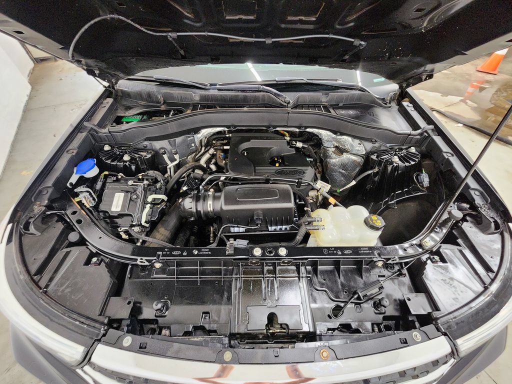 Used 2020 Ford Explorer XLT w/ Equipment Group 202A AWD/4WD image 36
