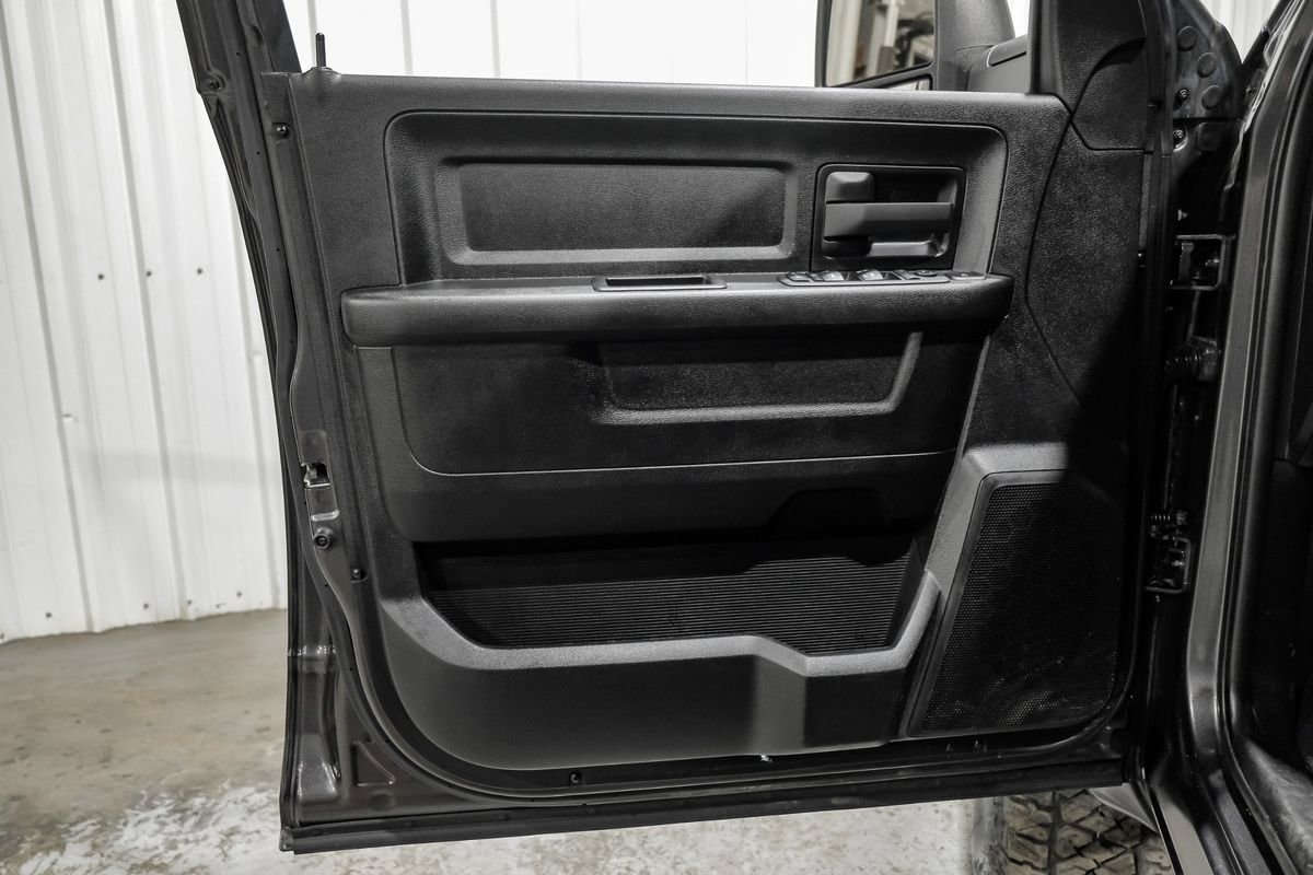 Used 2024 RAM 2500 Tradesman w/ Chrome Appearance Group image 42