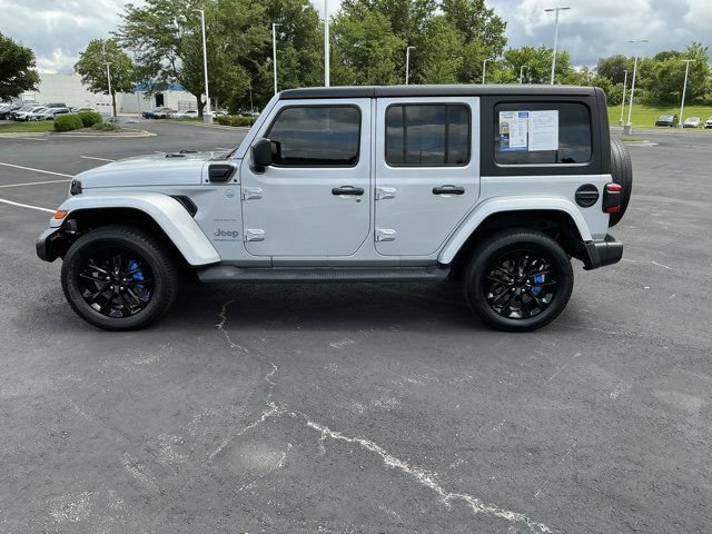 Used 2023 Jeep Wrangler Unlimited Sahara AWD/4WD image 9