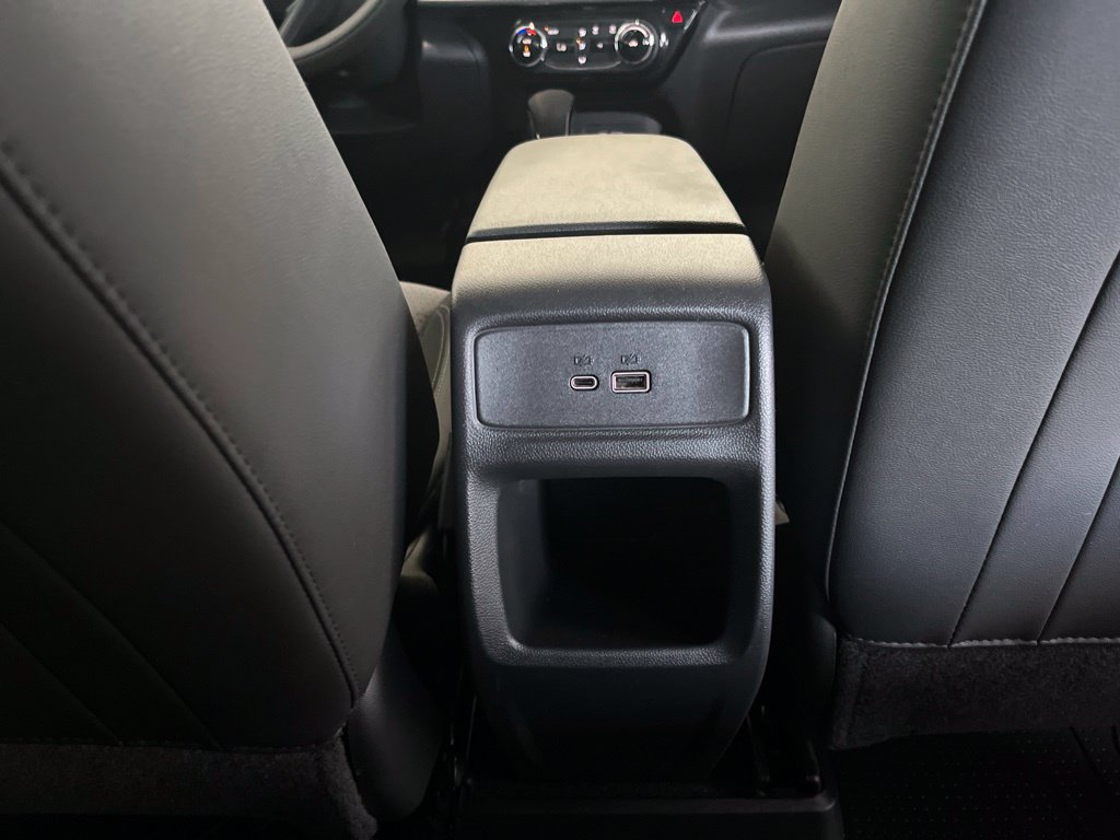 Used 2024 Chevrolet Trax LT FWD image 21