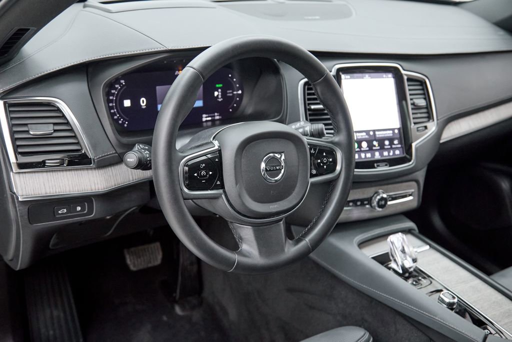 Certified 2023 Volvo XC90 T8 Ultimate w/ Protection Package Premier image 15