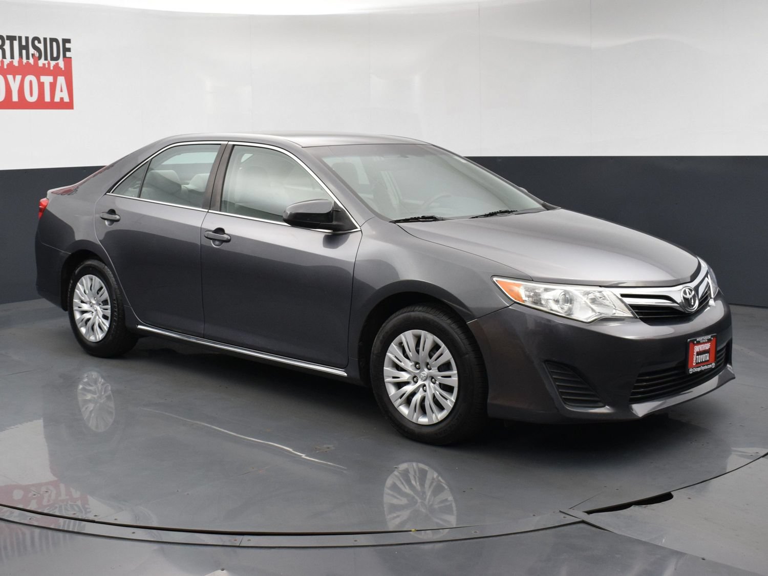 Used 2014 Toyota Camry LE FWD image 6