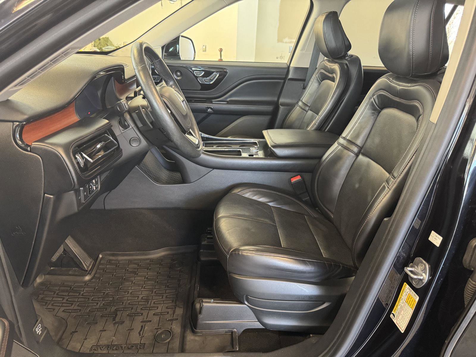 Used 2020 Lincoln Aviator Reserve w/ Equipment Group 201A image 17