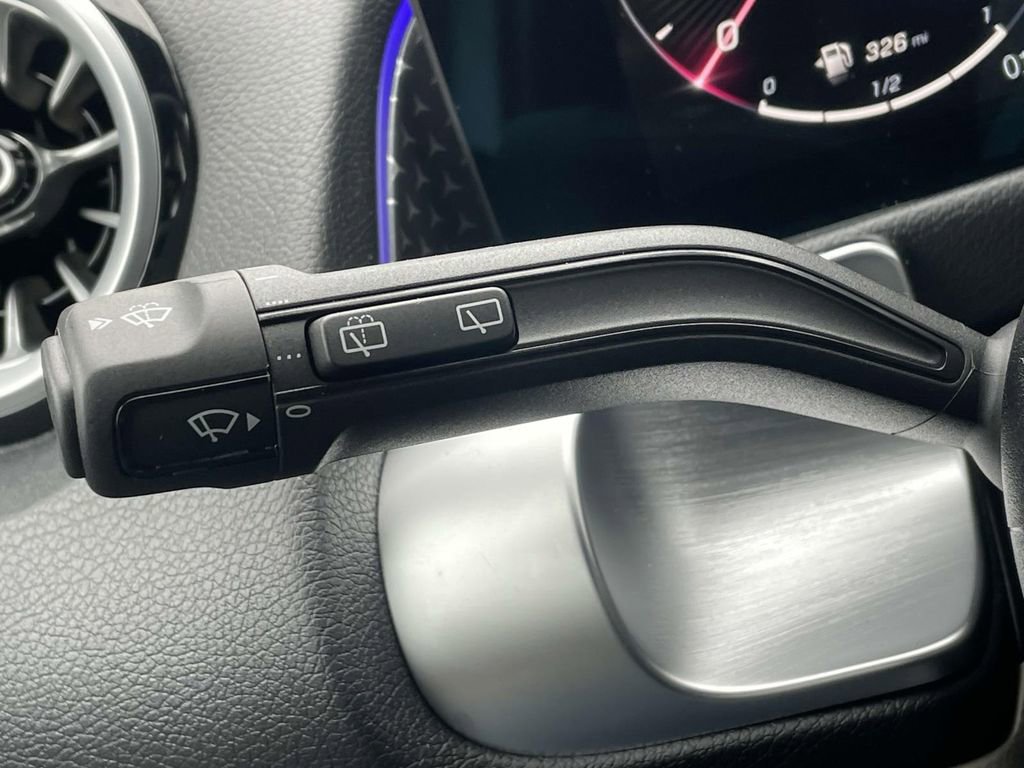 Certified 2025 Mercedes-Benz GLB 250 image 21