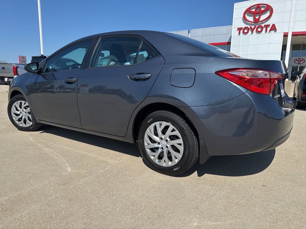 Used 2017 Toyota Corolla LE w/ Carpet Mat Package (TMS) FWD image 4