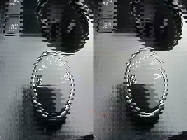 Used 2024 Nissan Rogue SV image 31