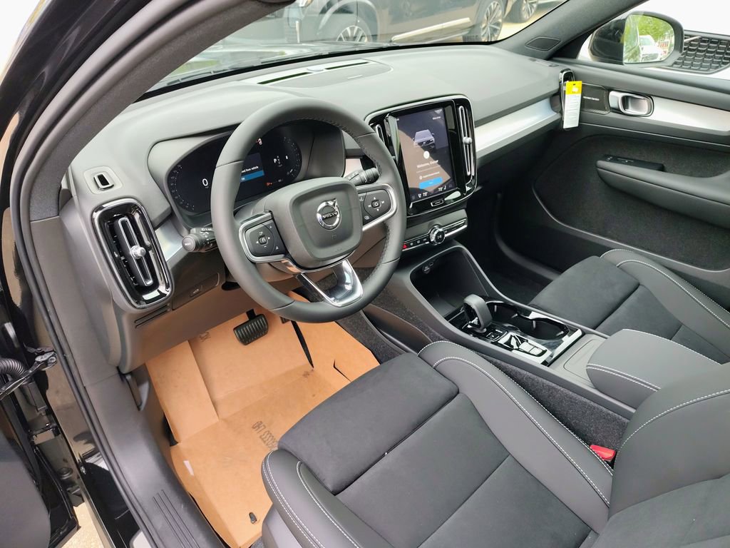New 2026 Volvo XC40 B5 Ultra w/ Climate Package AWD/4WD image 12