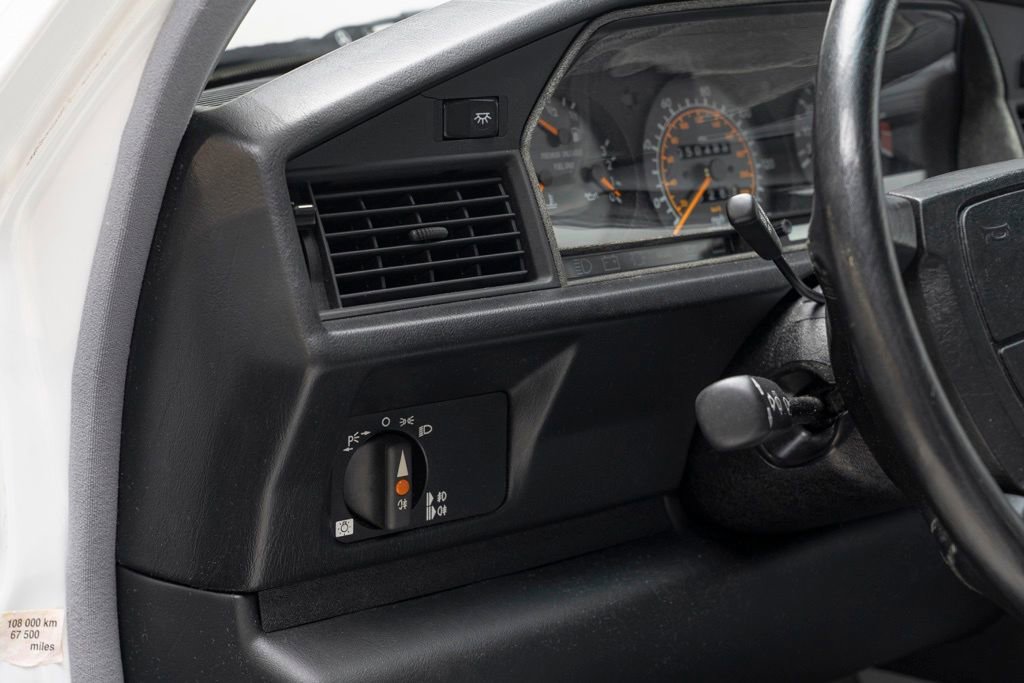 Used 1991 Mercedes-Benz 190 E 2.6 image 20