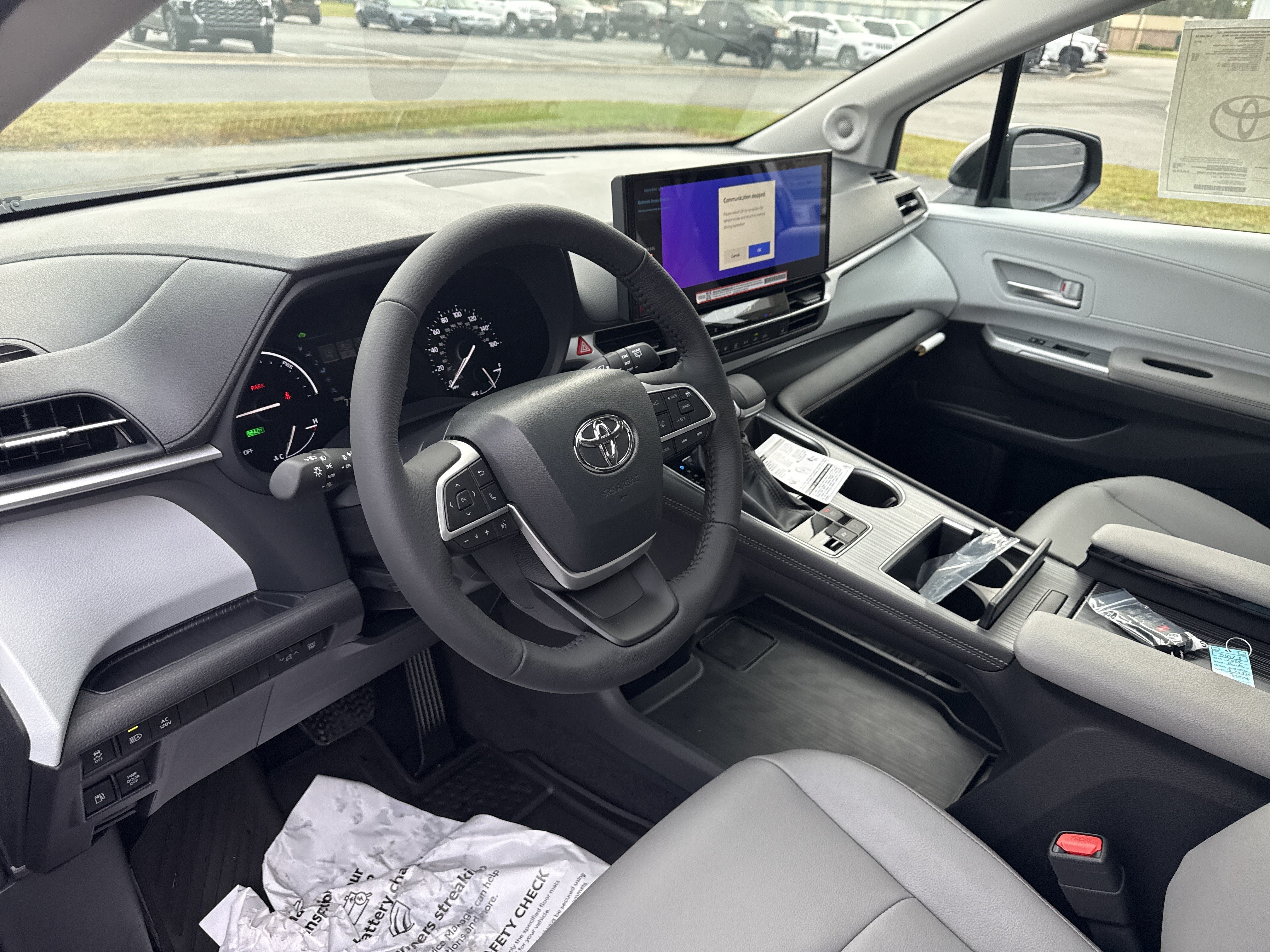 New 2025 Toyota Sienna XLE w/ XLE Plus Package FWD image 15