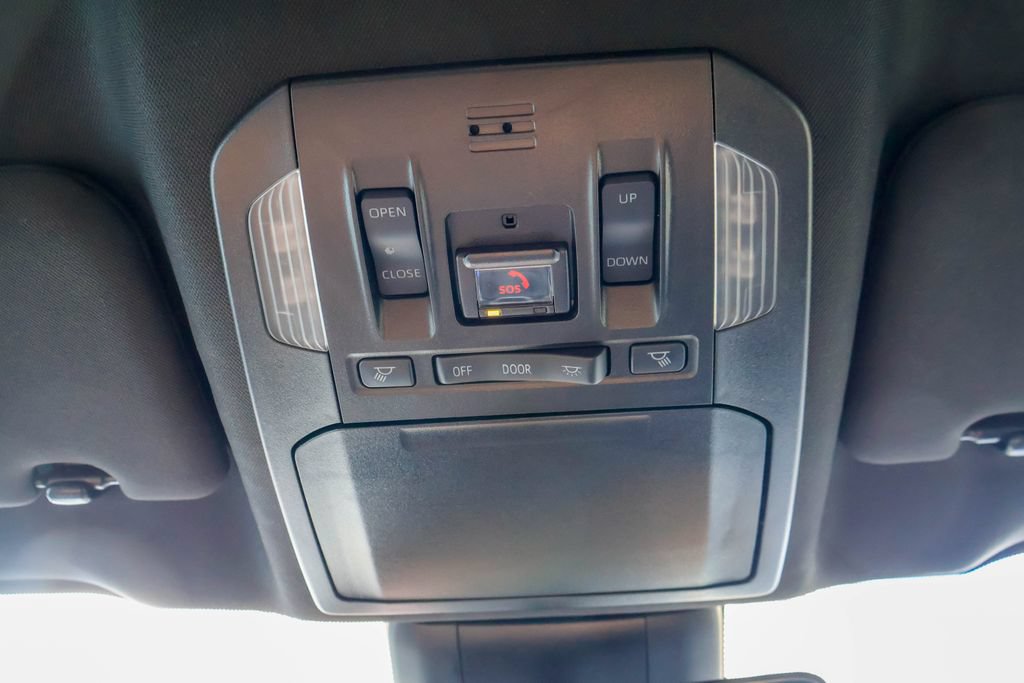 Used 2023 Toyota Highlander XSE FWD image 23