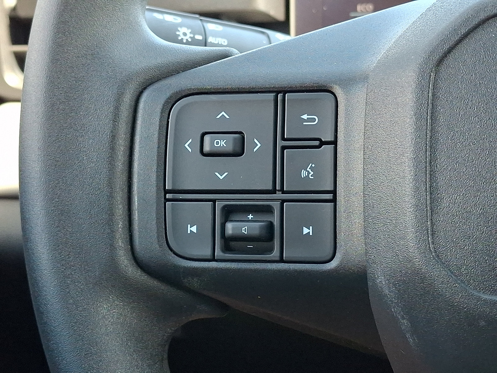 Used 2026 Toyota RAV4 LE AWD/4WD image 21