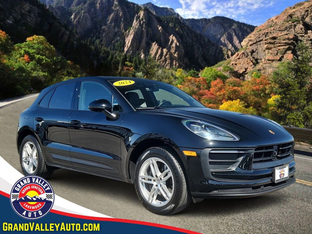 Used 2024 Porsche Macan AWD/4WD image 1
