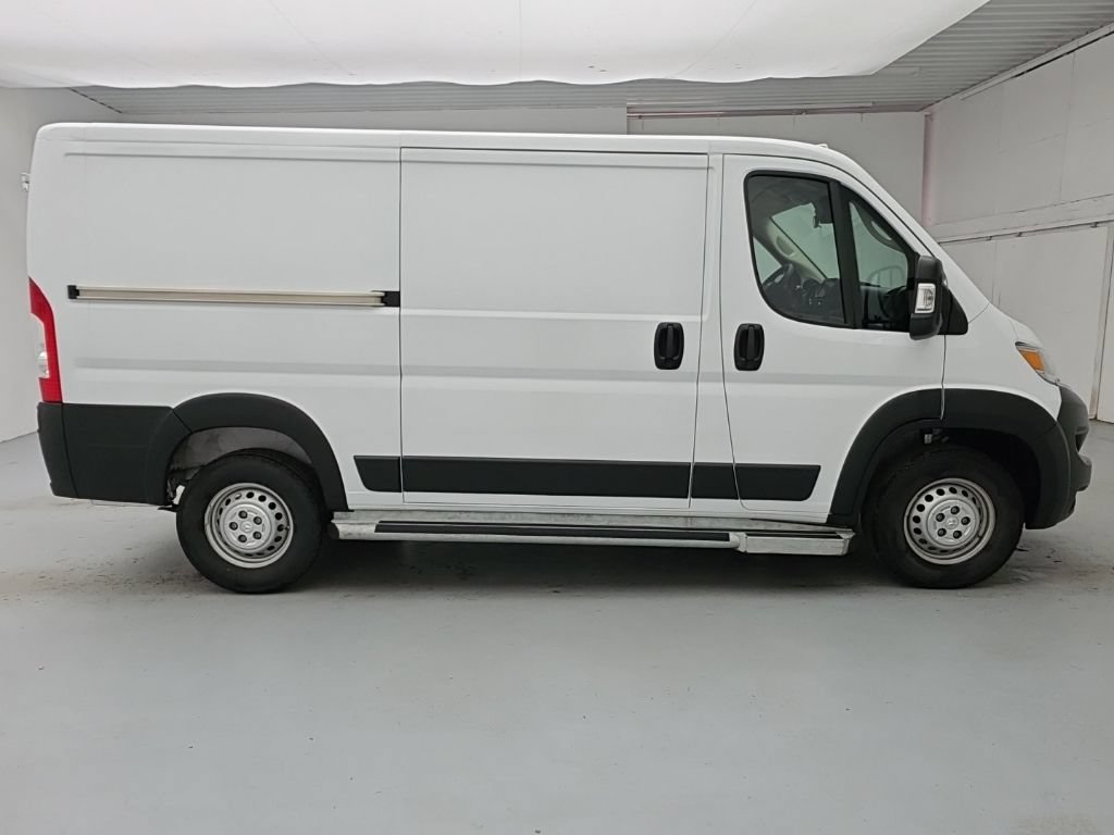 Used 2025 RAM ProMaster 2500 w/ U-Haul Equipment Group FWD image 13
