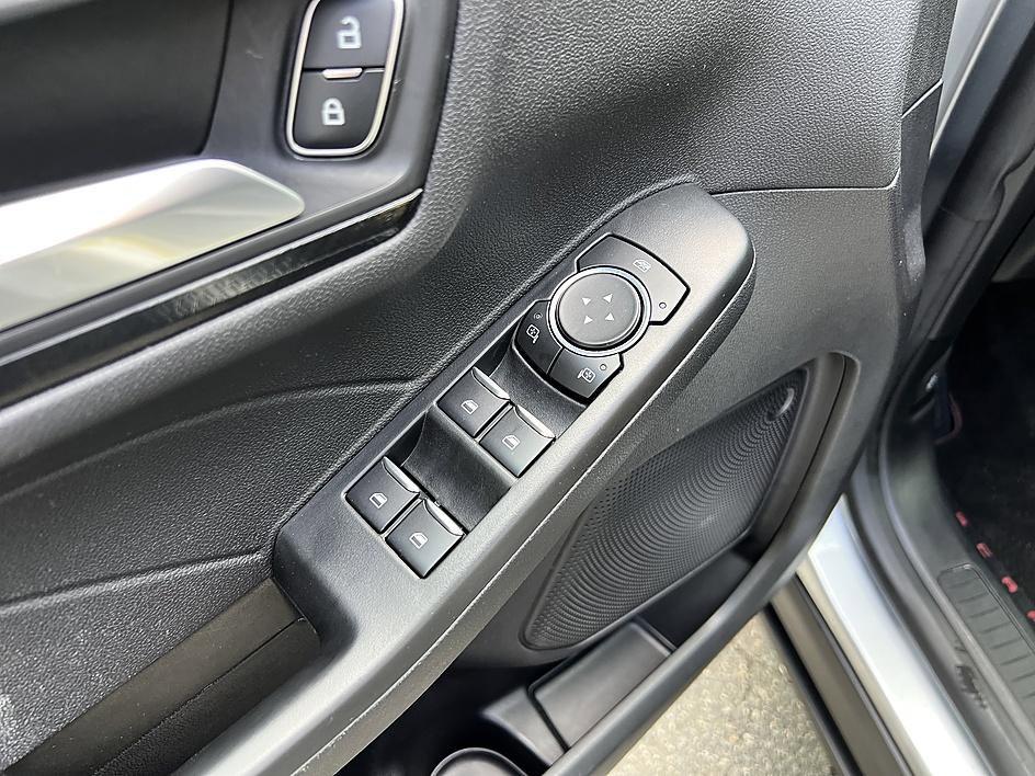 Used 2022 Ford Escape SEL w/ SEL Stealth AWD Package image 12