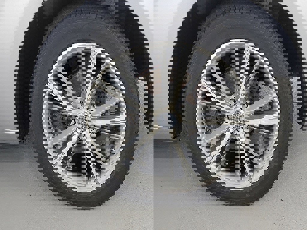 Used 2013 Dodge Avenger SE image 12