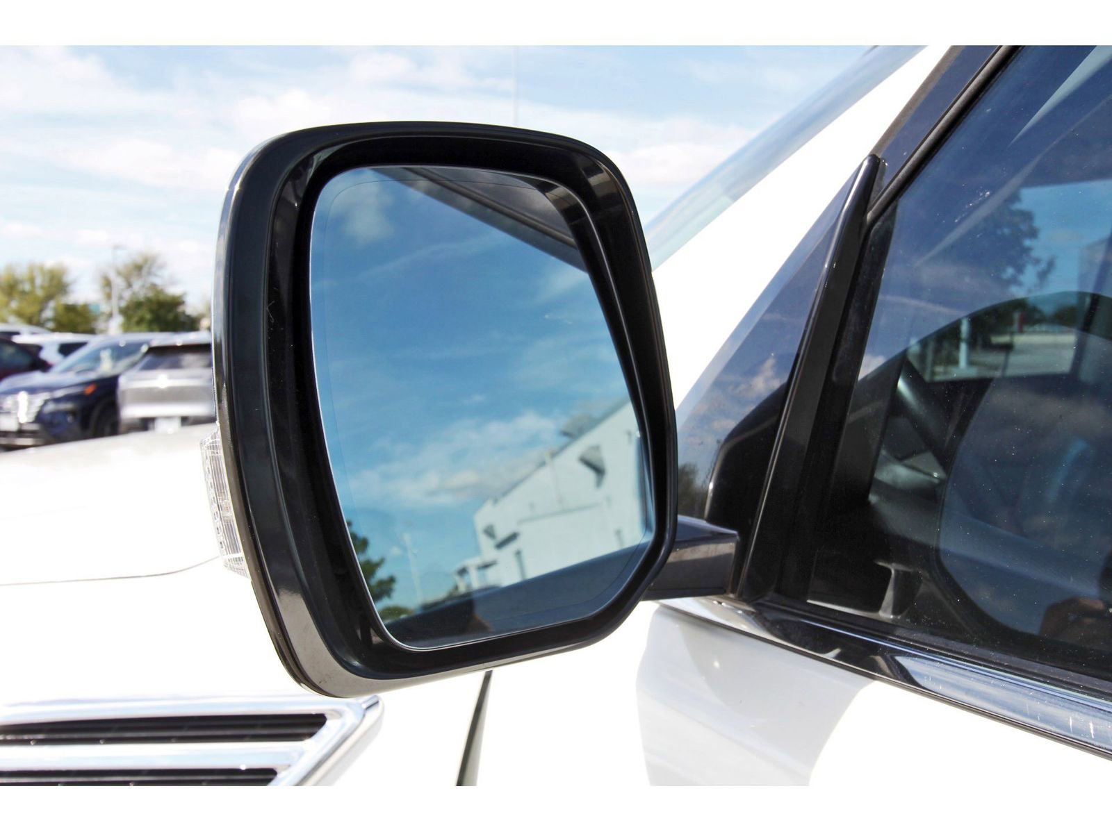 Used 2017 Nissan Armada SL w/ Moonroof Package image 10