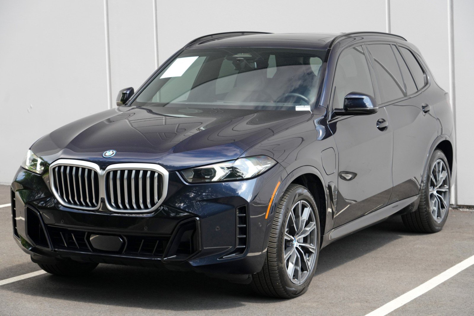 Used 2024 BMW X5 xDrive50e w/ M Sport Package AWD/4WD image 53