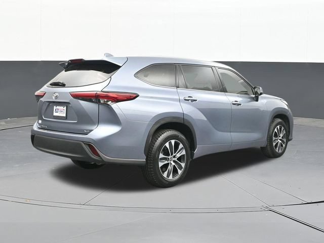 Used 2021 Toyota Highlander XLE FWD image 13