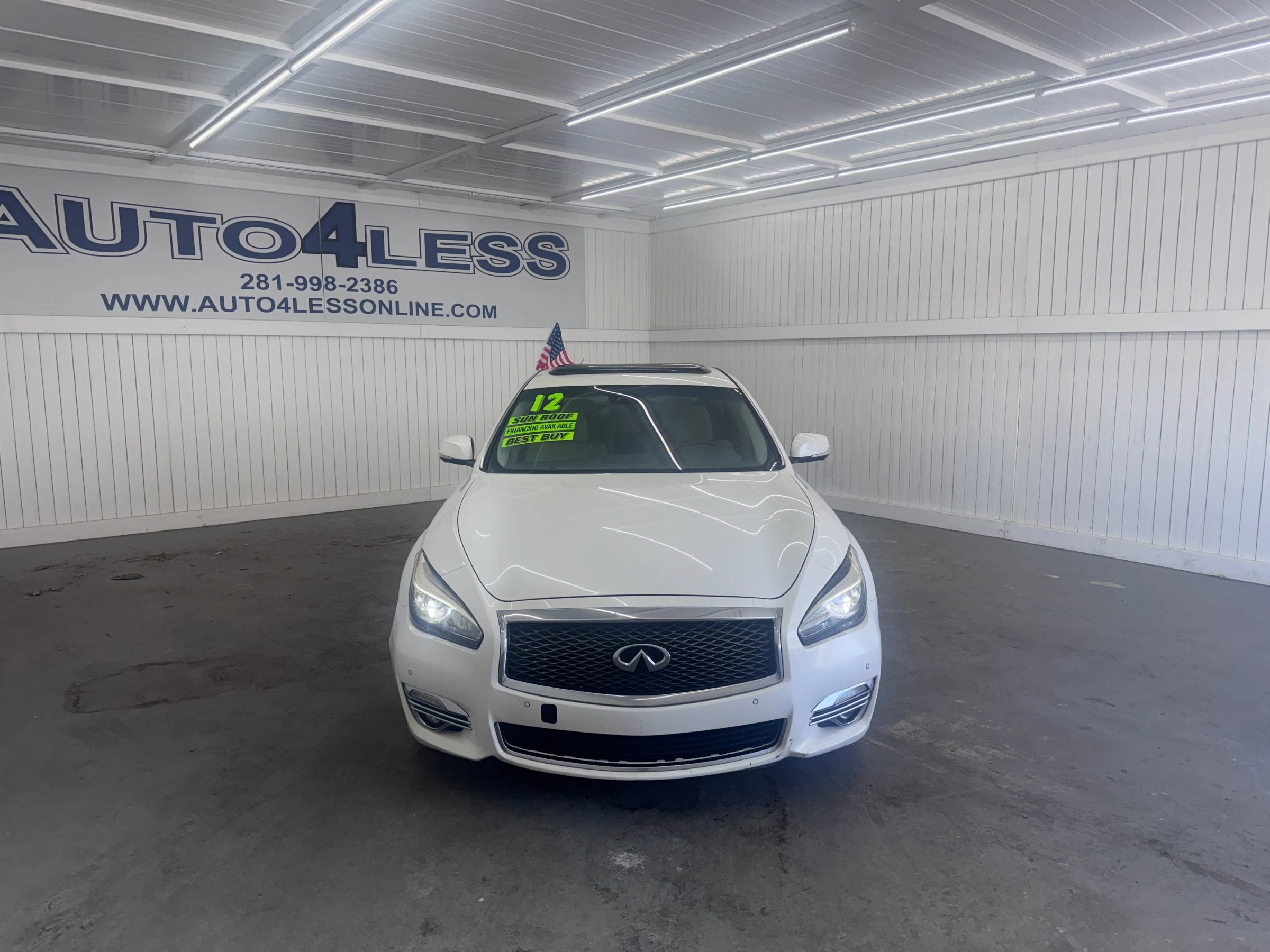 Used 2015 INFINITI Q70 3.7 RWD image 2