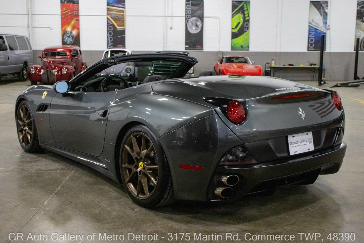 Used 2010 Ferrari California RWD image 5