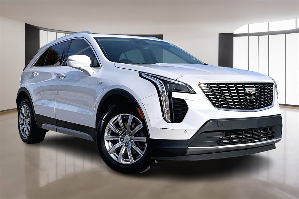 Used 2023 Cadillac XT4 Premium Luxury w/ Cold Weather Package image 11