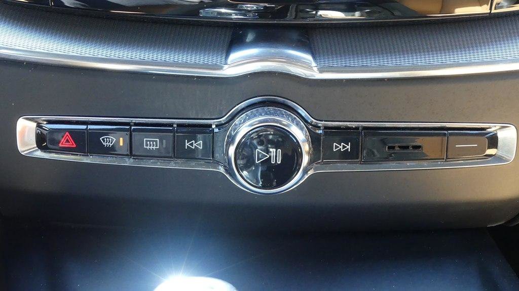 Used 2019 Volvo XC60 T8 Inscription w/ Protection Package Premier image 22