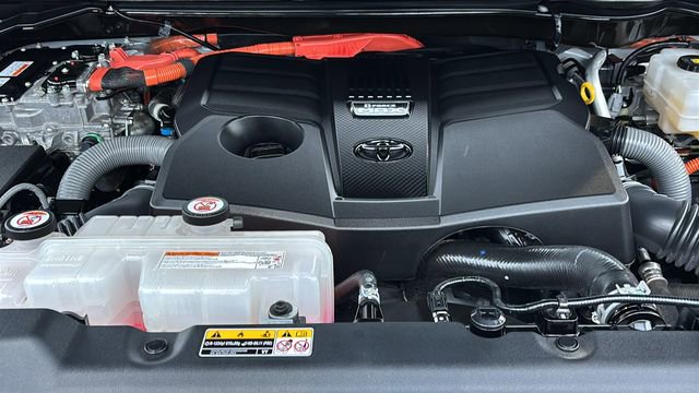 Used 2025 Toyota Sequoia Limited w/ Tow Technology Package image 36
